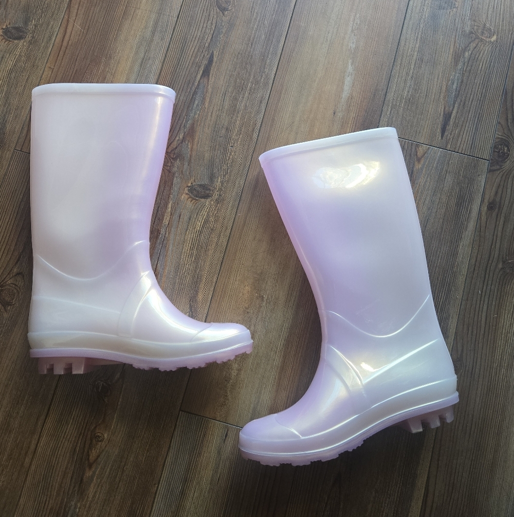 KELLY & KATIE Pearlized Pink Rain Boots- Women Size 8